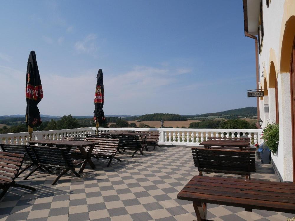 Hotel Stamberk Naceradec Екстериор снимка