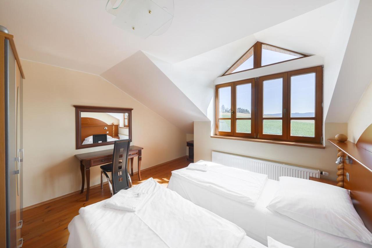 Hotel Stamberk Naceradec Екстериор снимка